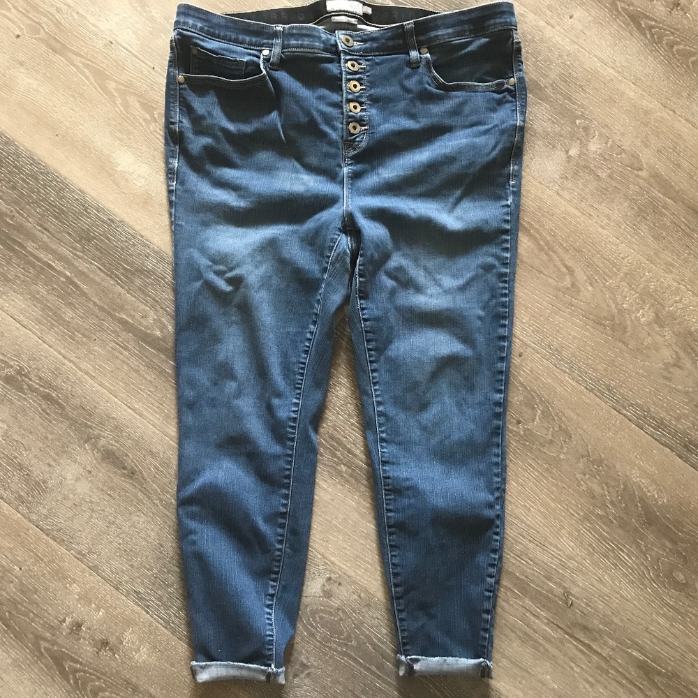 Torrid Sky High Skinny jeans 18R button fly stretch